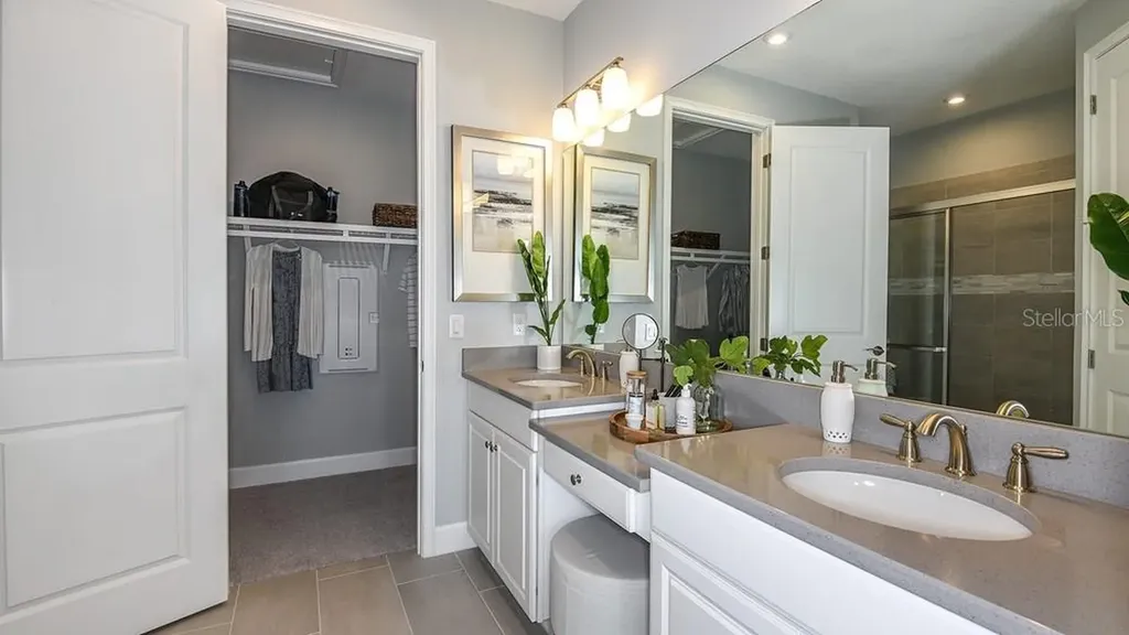 3229 Torta Court Bradenton FL 34211