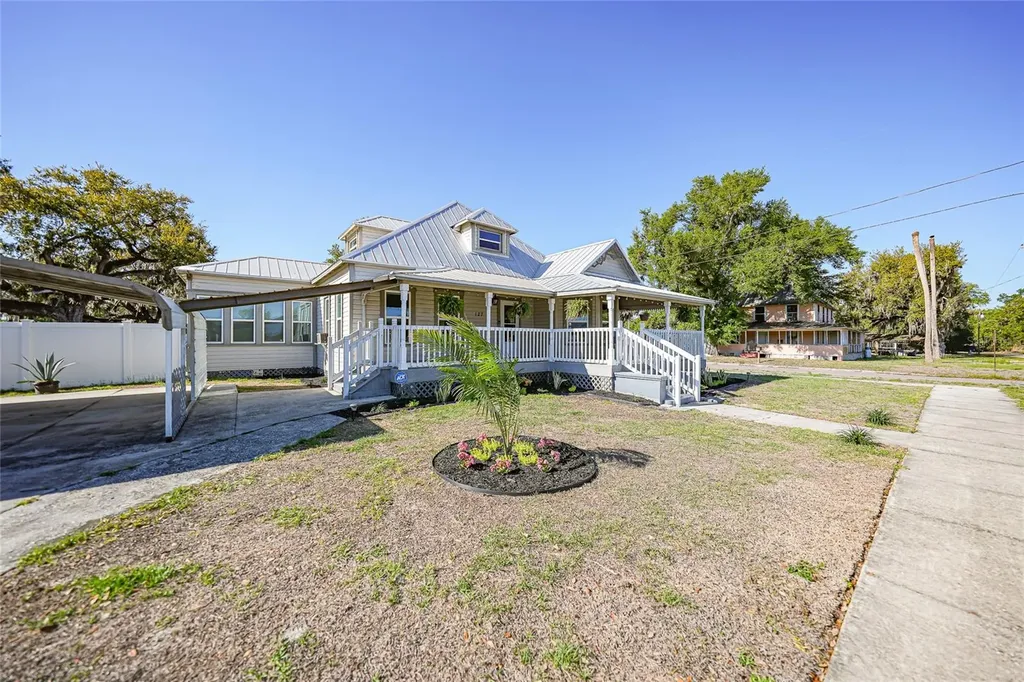 127 5th Street W Zolfo Springs FL 33890