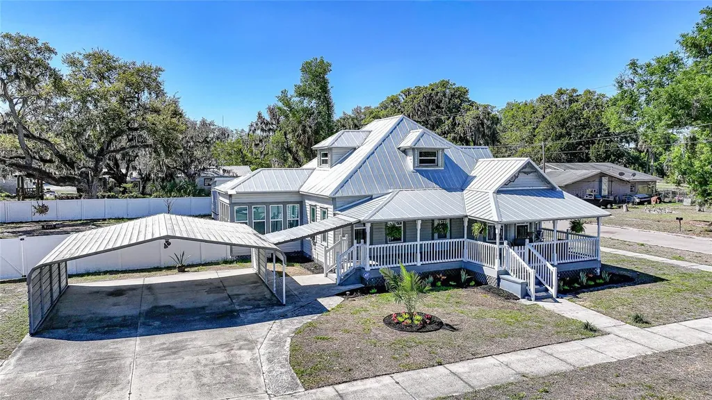 127 5th Street W Zolfo Springs FL 33890
