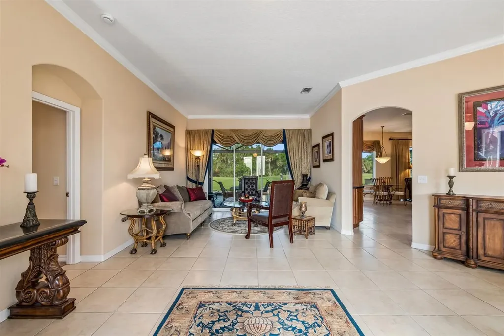 566 Planters Manor Way Bradenton FL 34212
