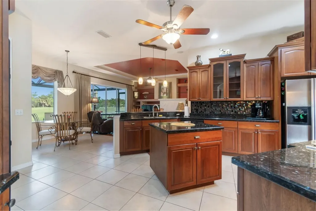 566 Planters Manor Way Bradenton FL 34212