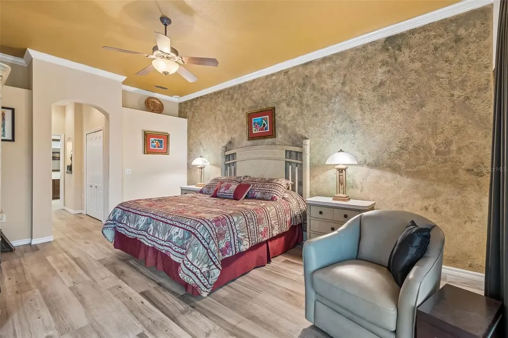 566 Planters Manor Way Bradenton FL 34212