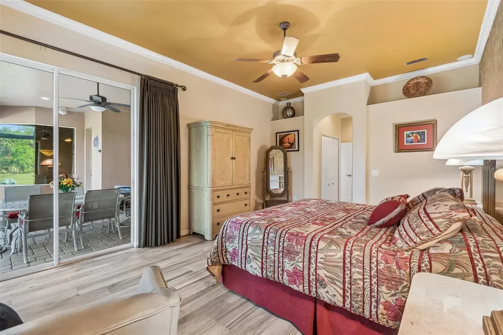 566 Planters Manor Way Bradenton FL 34212