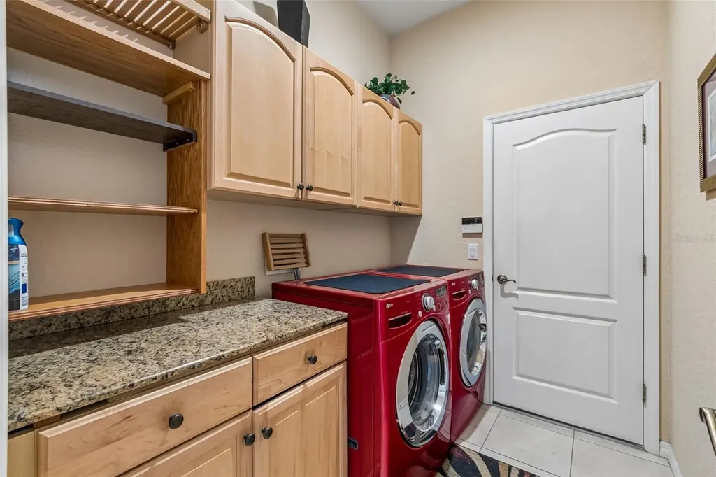 566 Planters Manor Way Bradenton FL 34212