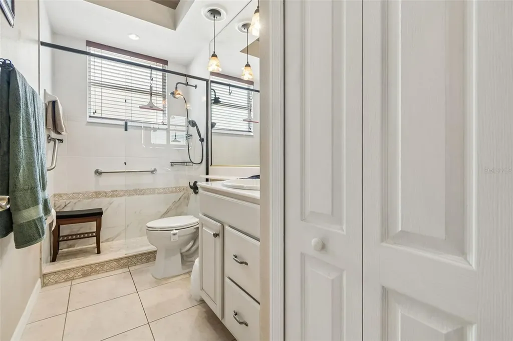 566 Planters Manor Way Bradenton FL 34212