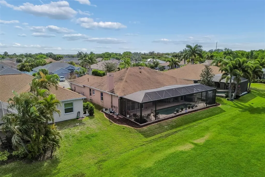 566 Planters Manor Way Bradenton FL 34212