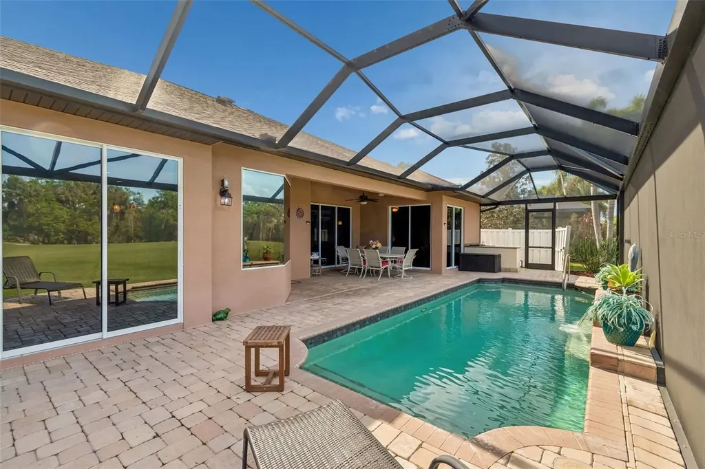 566 Planters Manor Way Bradenton FL 34212