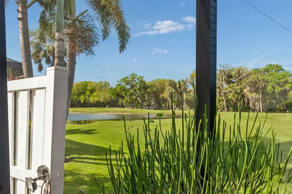 566 Planters Manor Way Bradenton FL 34212