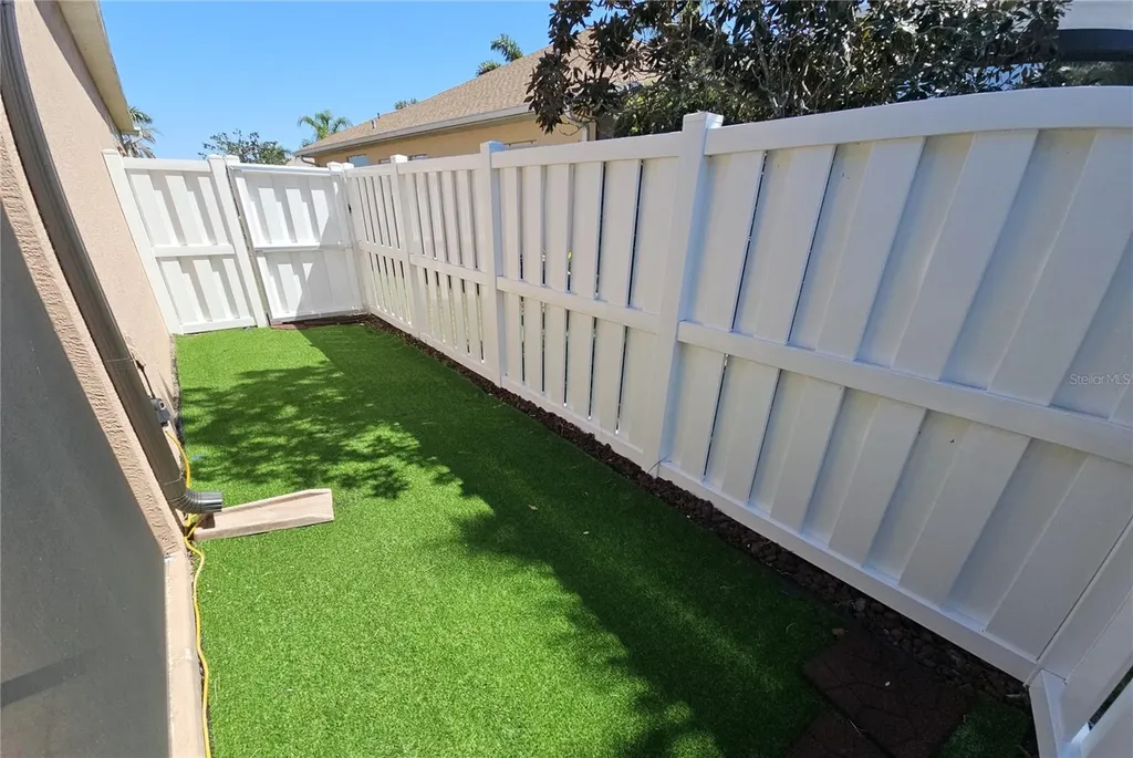 566 Planters Manor Way Bradenton FL 34212