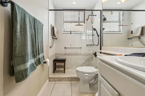 566 Planters Manor Way Bradenton FL 34212