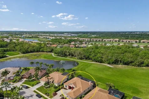 566 Planters Manor Way Bradenton FL 34212