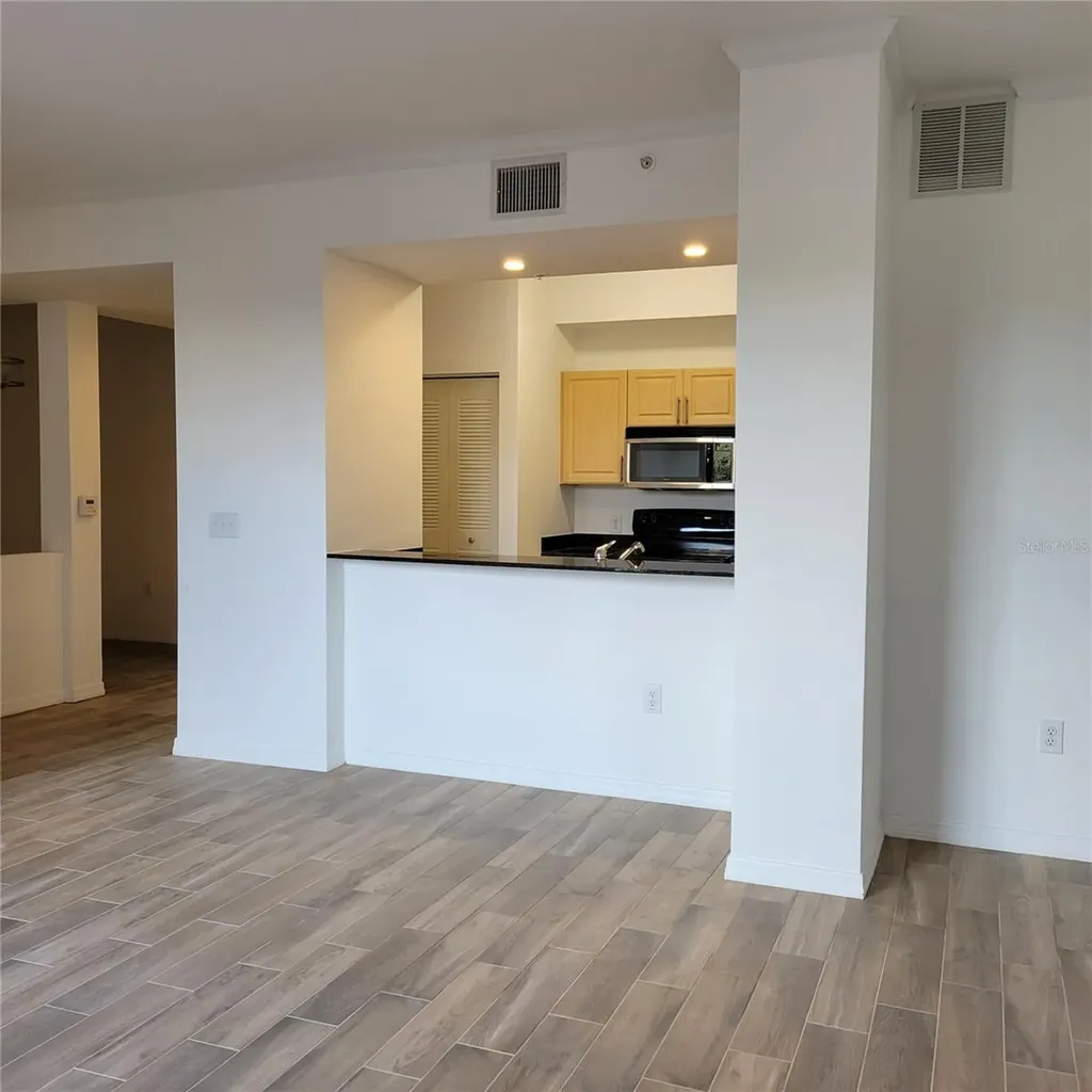 1064 N Tamiami Trail Sarasota FL 34236
