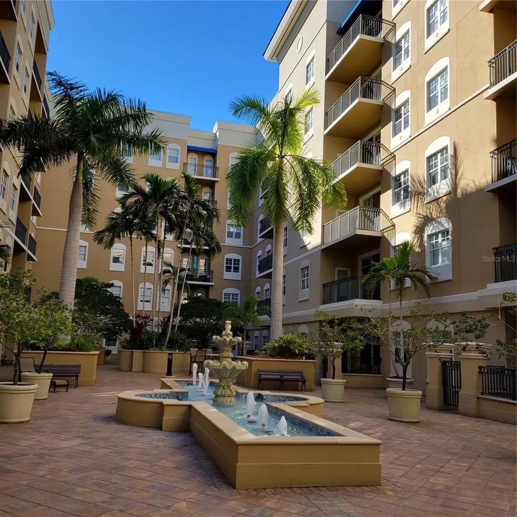 1064 N Tamiami Trail Sarasota FL 34236