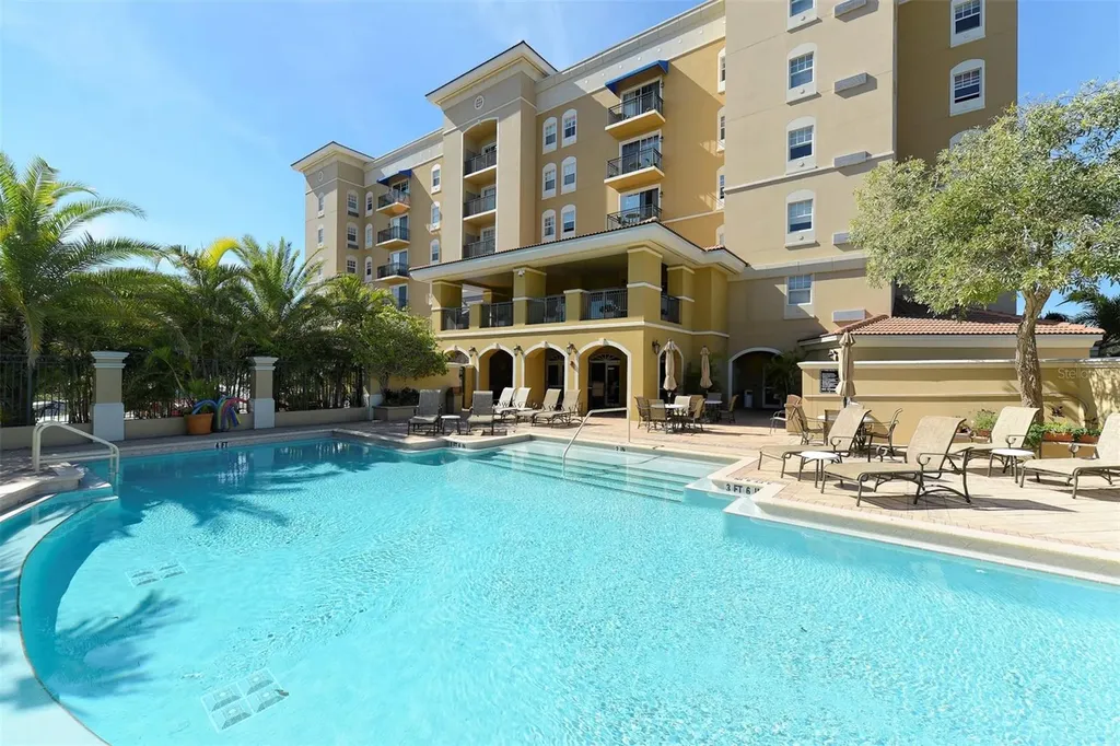 1064 N Tamiami Trail Sarasota FL 34236