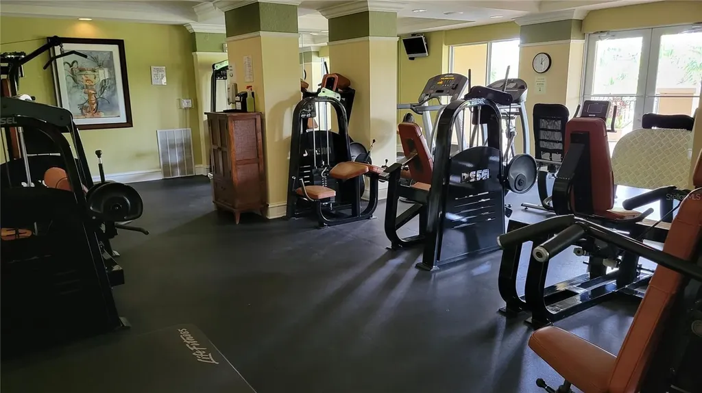 1064 N Tamiami Trail Sarasota FL 34236