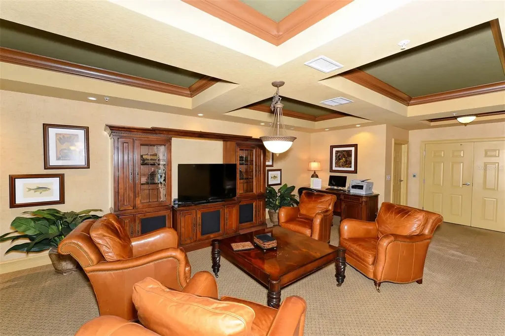 1064 N Tamiami Trail Sarasota FL 34236