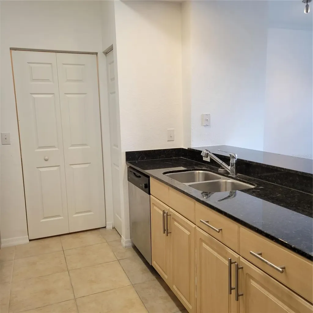 1064 N Tamiami Trail Sarasota FL 34236