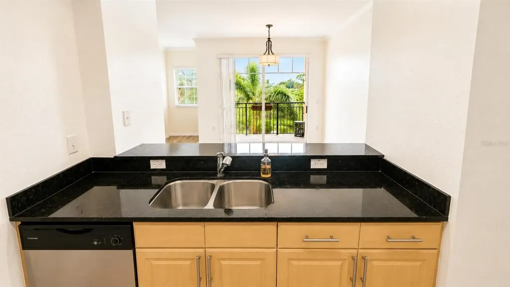 1064 N Tamiami Trail Sarasota FL 34236