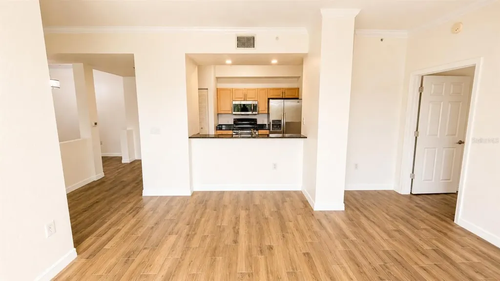 1064 N Tamiami Trail Sarasota FL 34236
