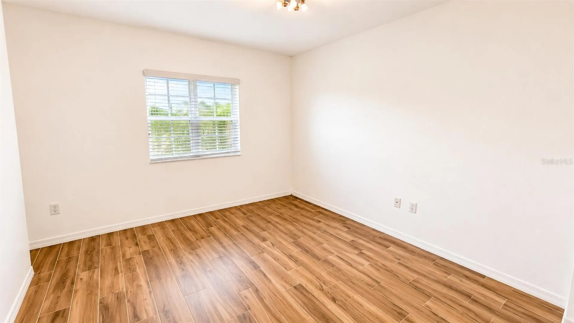 1064 N Tamiami Trail Sarasota FL 34236