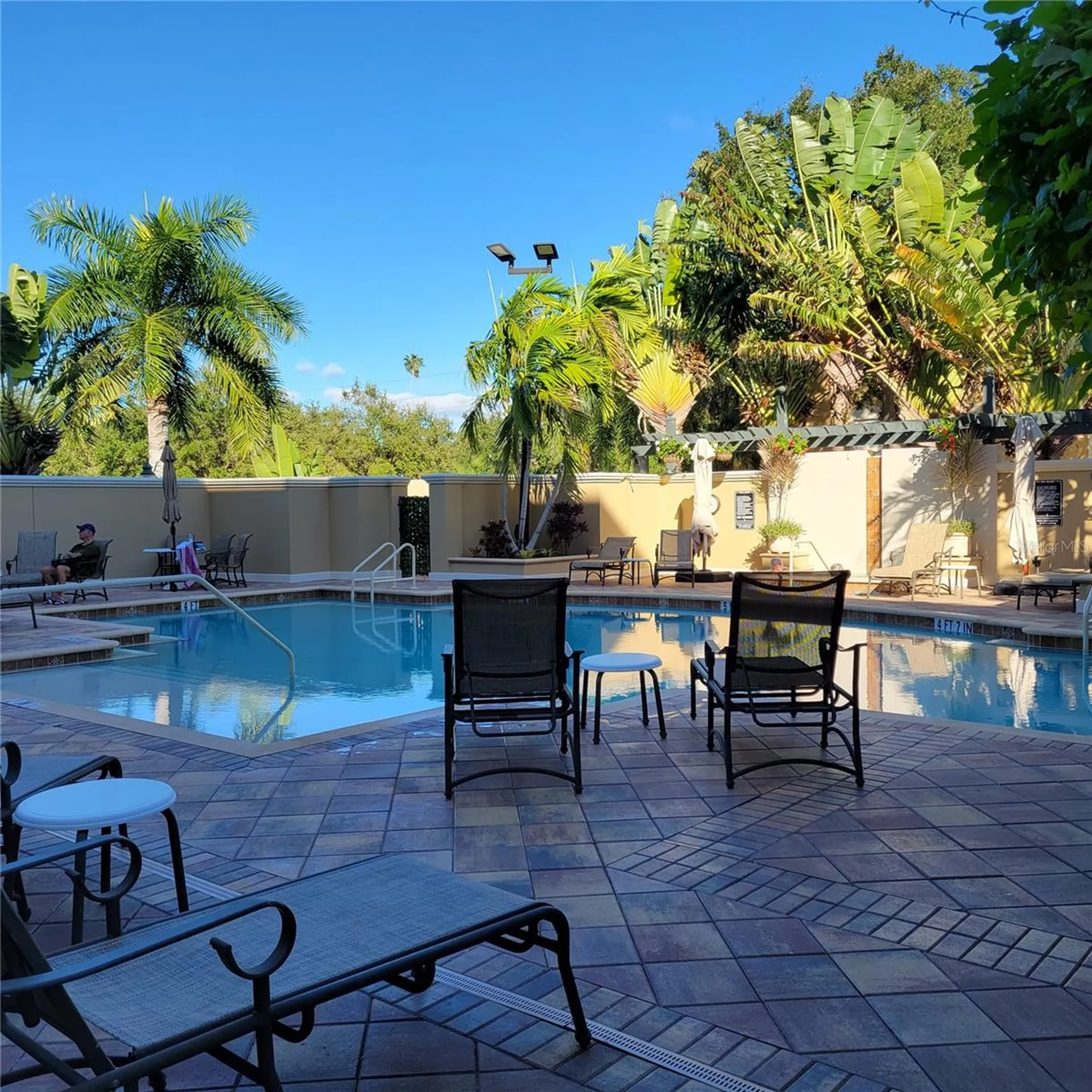 1064 N Tamiami Trail Sarasota FL 34236