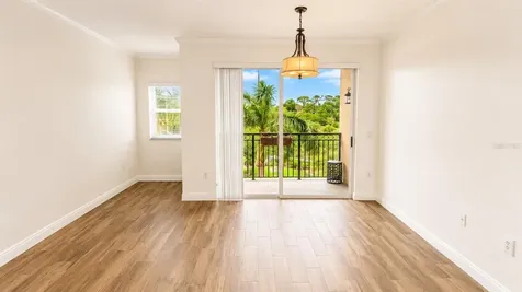 1064 N Tamiami Trail Sarasota FL 34236