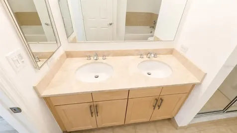 1064 N Tamiami Trail Sarasota FL 34236