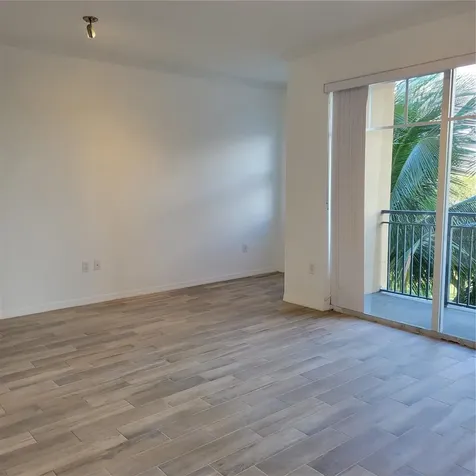 1064 N Tamiami Trail Sarasota FL 34236