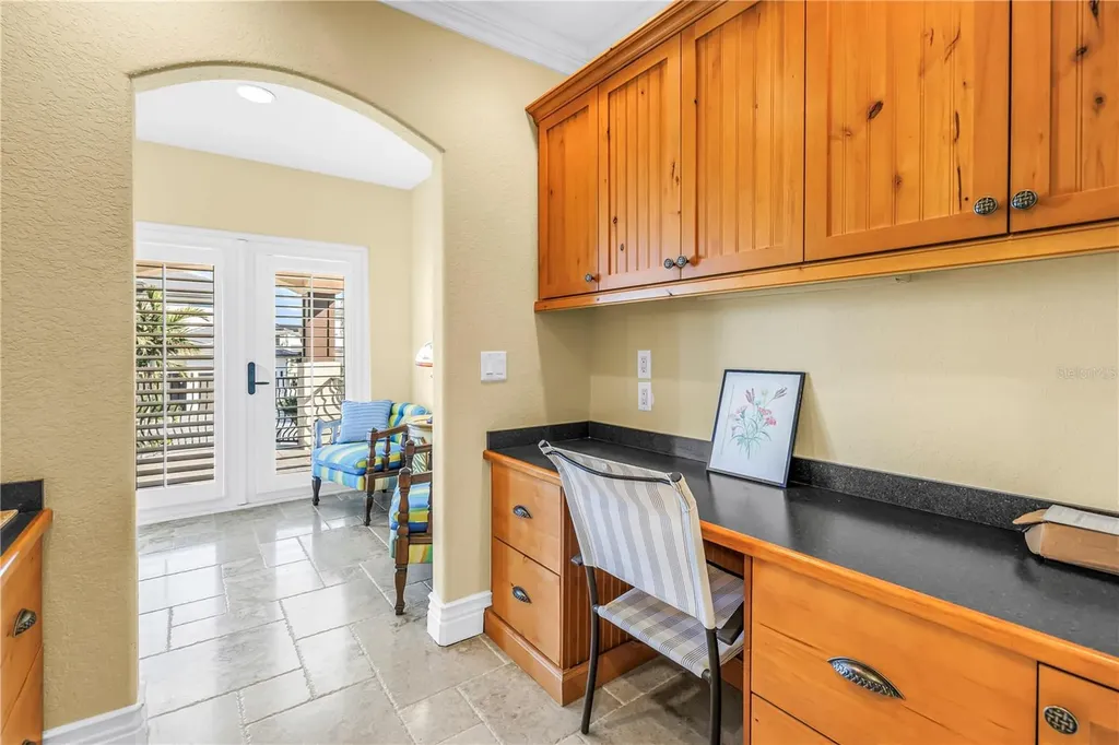 1939 Hawaii Avenue NE St Petersburg FL 33703