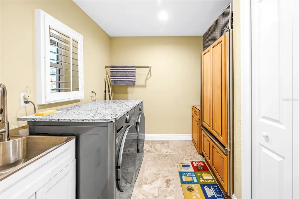 1939 Hawaii Avenue NE St Petersburg FL 33703