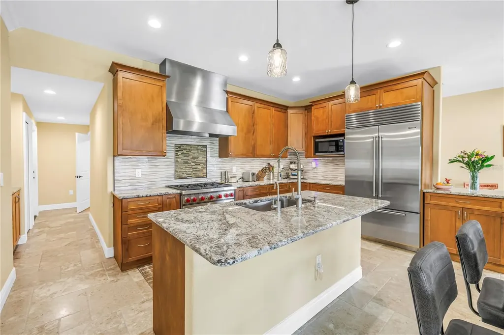 1939 Hawaii Avenue NE St Petersburg FL 33703
