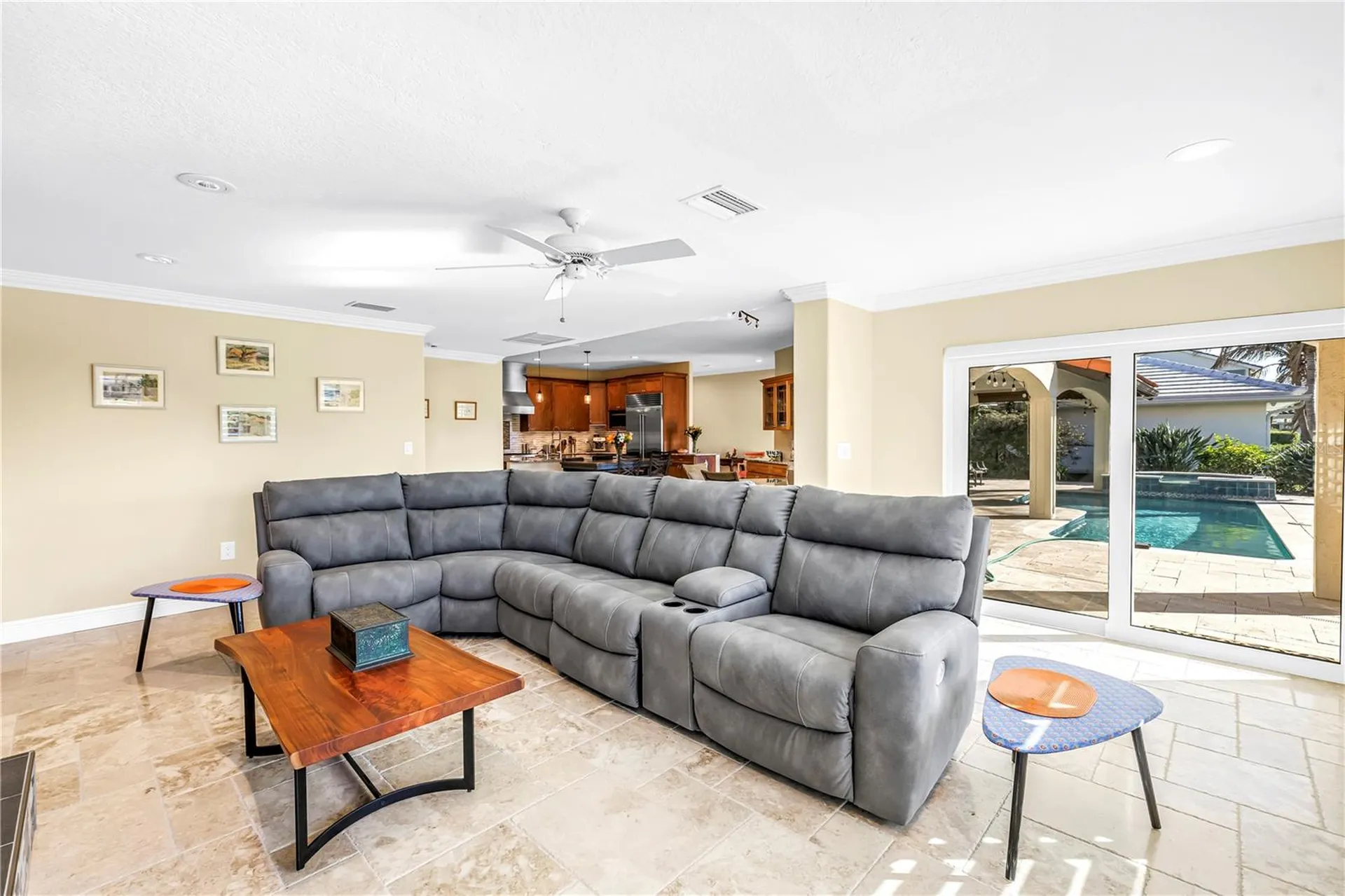 1939 Hawaii Avenue NE St Petersburg FL 33703