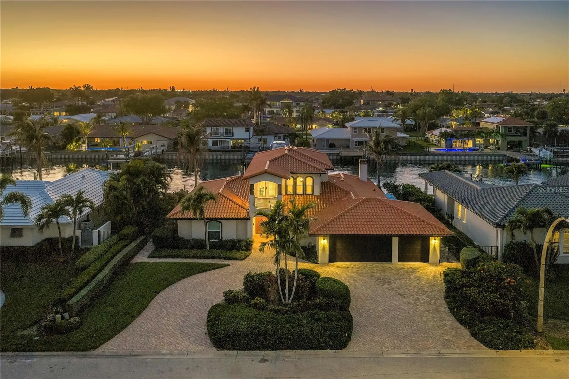 1939 Hawaii Avenue NE St Petersburg FL 33703