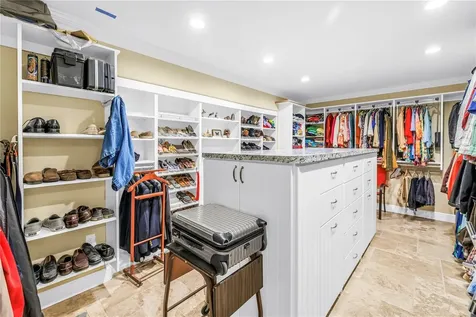 1939 Hawaii Avenue NE St Petersburg FL 33703