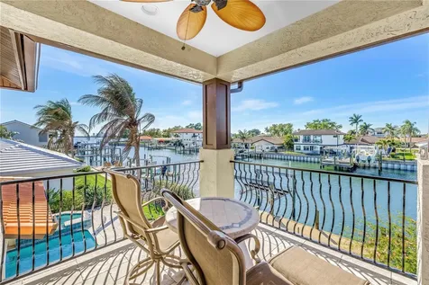 1939 Hawaii Avenue NE St Petersburg FL 33703