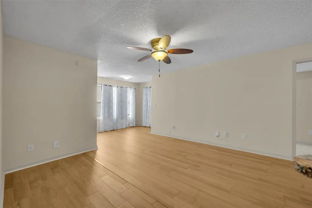 4512 Commander Drive Orlando FL 32822