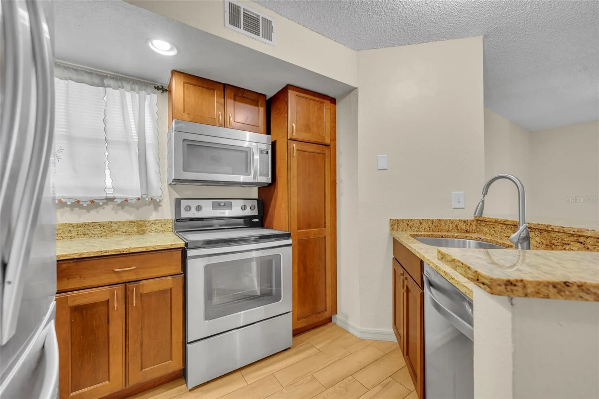 4512 Commander Drive Orlando FL 32822