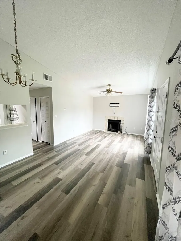 4854 S Semoran Boulevard Orlando FL 32822