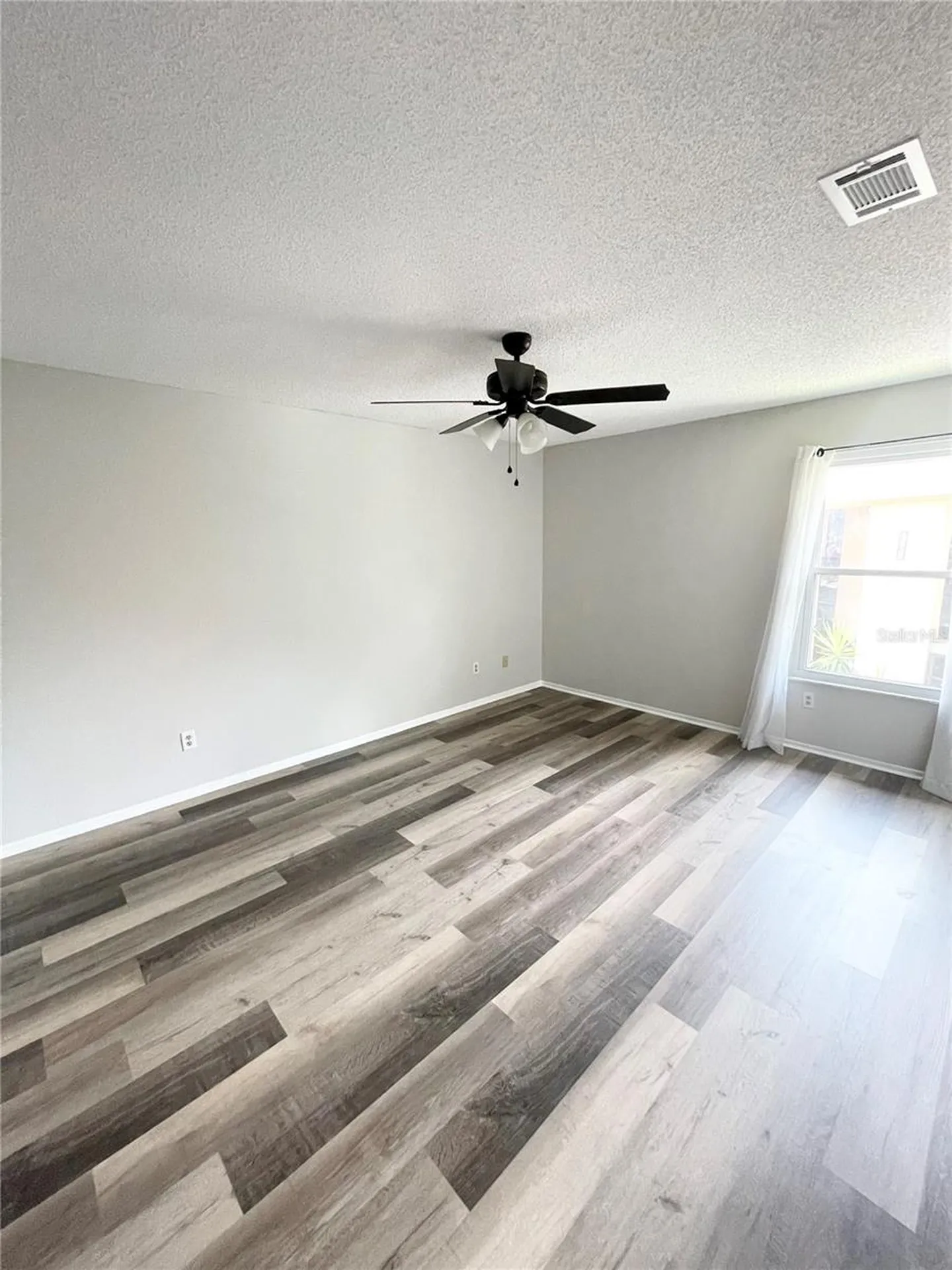 4854 S Semoran Boulevard Orlando FL 32822