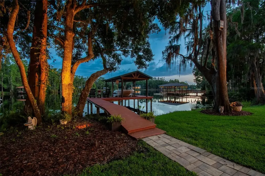 16205 Sentry Wood Court Odessa FL 33556