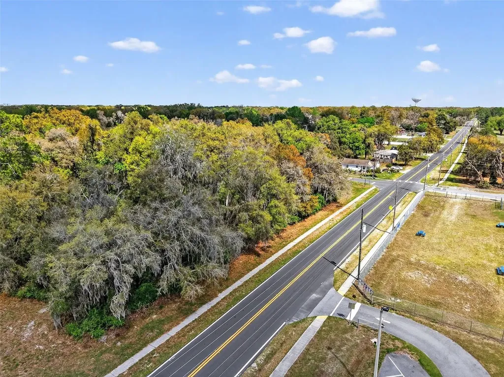 S Old Wire Road Wildwood FL 34785