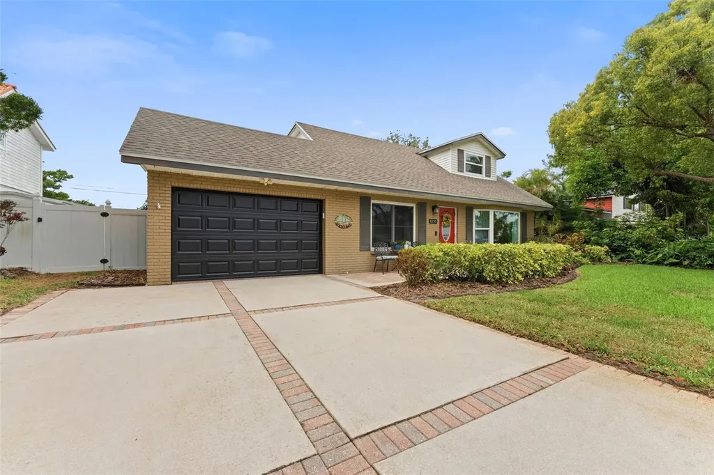 8230 128th Street Seminole FL 33776