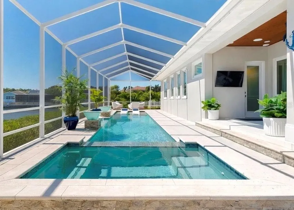 716 Pinckney Drive Apollo Beach FL 33572