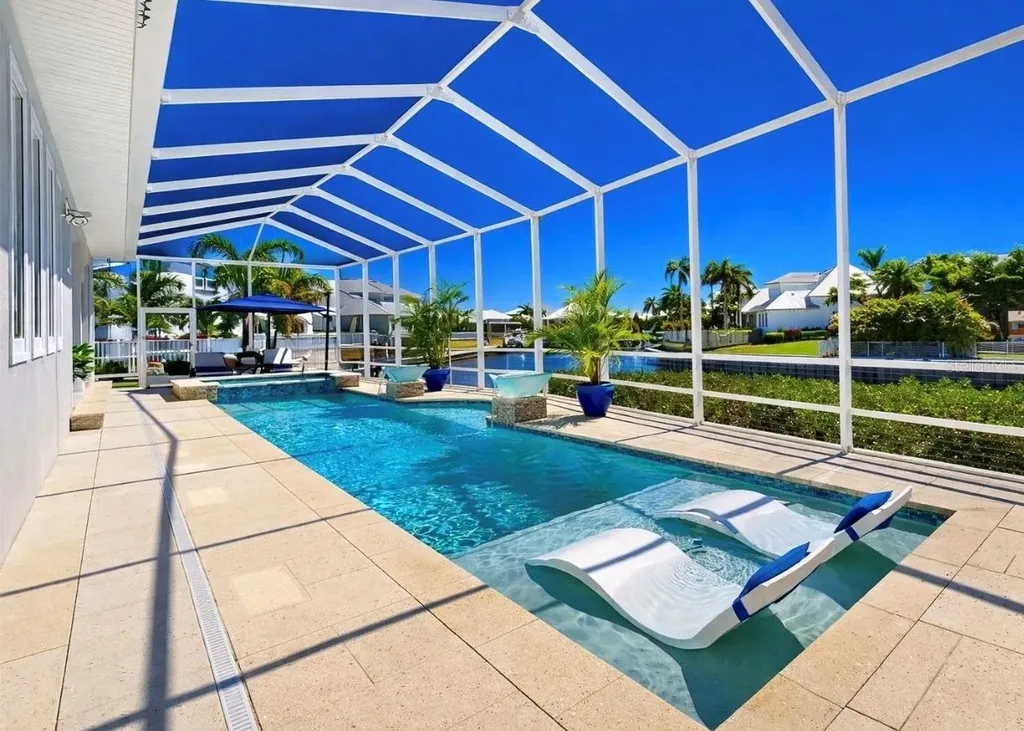 716 Pinckney Drive Apollo Beach FL 33572