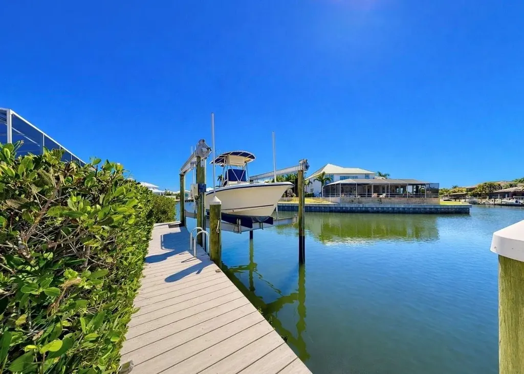 716 Pinckney Drive Apollo Beach FL 33572