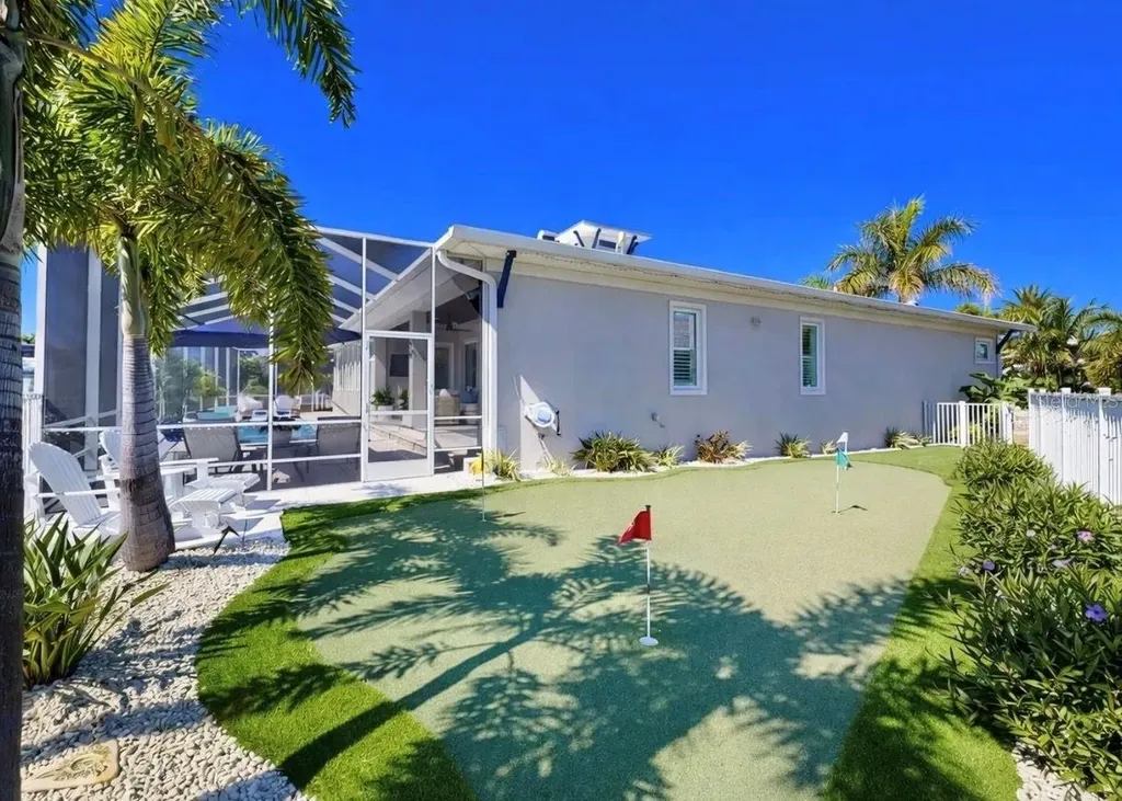 716 Pinckney Drive Apollo Beach FL 33572