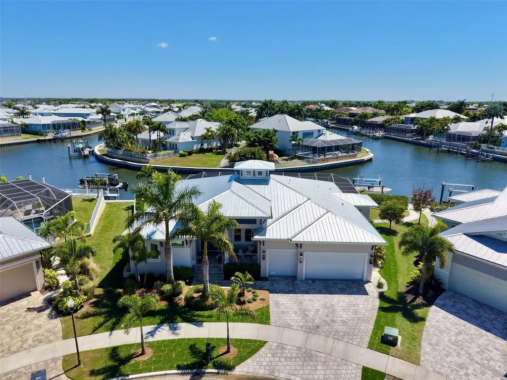 716 Pinckney Drive Apollo Beach FL 33572