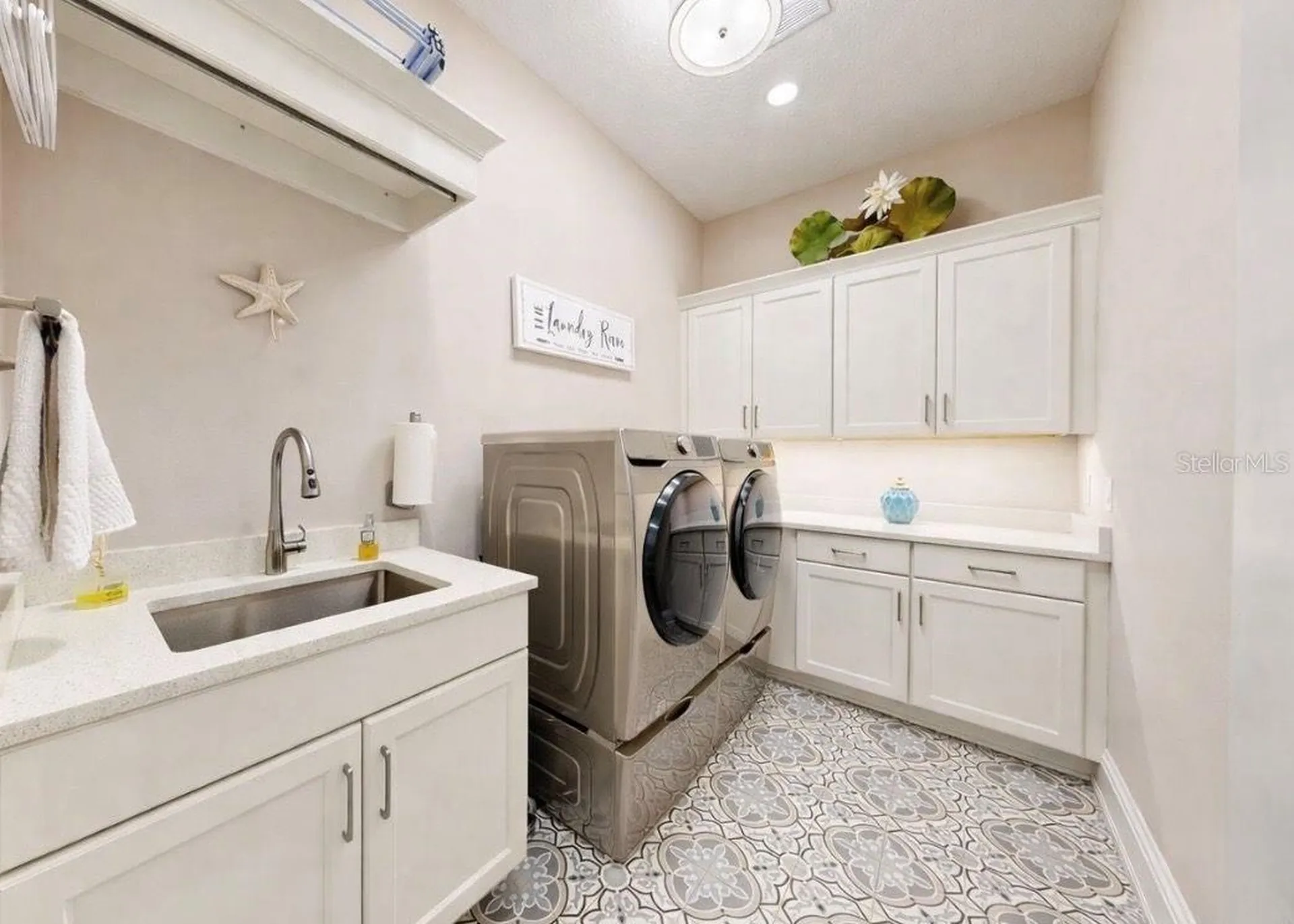 716 Pinckney Drive Apollo Beach FL 33572