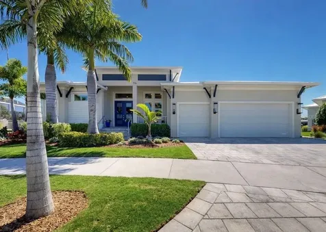 716 Pinckney Drive Apollo Beach FL 33572