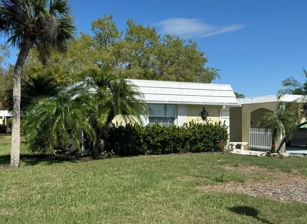 5835 Tidewood Avenue Sarasota FL 34231